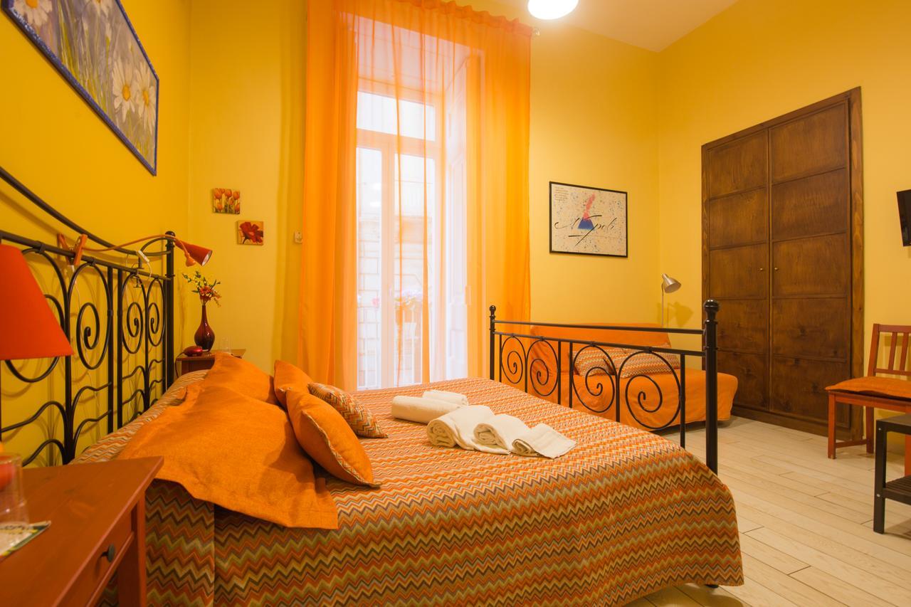 Bed & Breakfast Piazza Dante เนเปิลส์ ภายนอก รูปภาพ