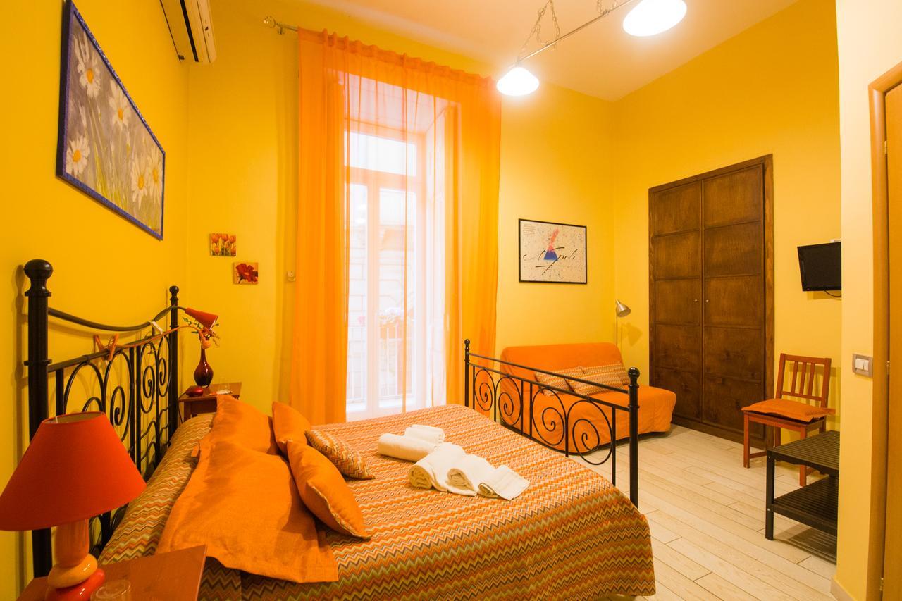 Bed & Breakfast Piazza Dante เนเปิลส์ ภายนอก รูปภาพ